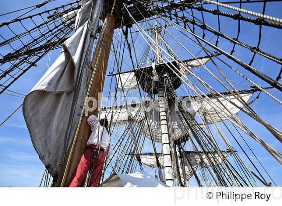 REPLIQUE DU  VAISSEAU L' HERMIONE,  A BORDEAUX, GIRONDE, AQUITAINE. (33F18701.jpg)