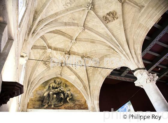 EGLISE SAINT SIMEON, CINEMA UTOPIA, PLACE CAMILLE JULIAN,  VILLE DE BORDEAUX, GIRONDE, AQUITAINE. (33F19522.jpg)