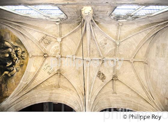 EGLISE SAINT SIMEON, CINEMA UTOPIA, PLACE CAMILLE JULIAN,  VILLE DE BORDEAUX, GIRONDE, AQUITAINE. (33F19523.jpg)