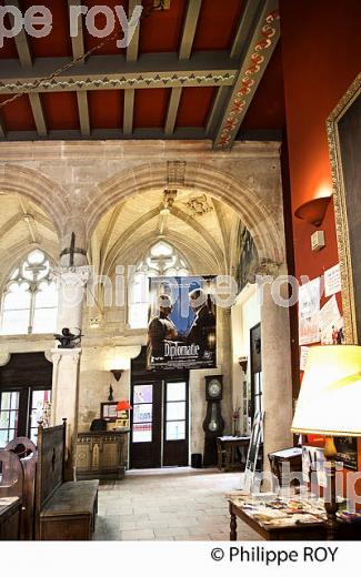 EGLISE SAINT SIMEON, CINEMA UTOPIA, PLACE CAMILLE JULIAN,  VILLE DE BORDEAUX, GIRONDE, AQUITAINE. (33F19525.jpg)