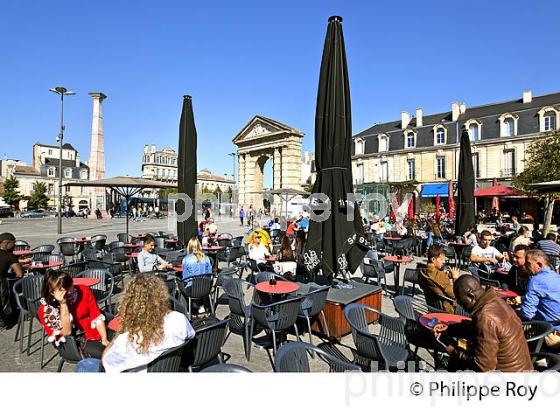 PLACE DE LA VICTOIRE, PORTE D' AQUITAINE, VILLE  DE BORDEAUX, GIRONDE. (33F19706.jpg)