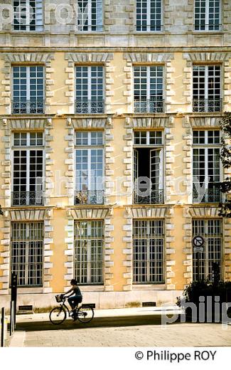 HOTEL DE LAUBARDEMONT, COURS DU CHAPEAU ROUGE,   BORDEAUUX , GIRONDE. (33F20216.jpg)