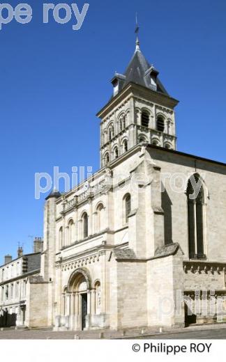 EGLISE DE SAINT SEURIN,  QUARTIER SAINT SEURIN,  BORDEAUUX , GIRONDE. (33F20703.jpg)