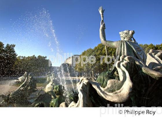 FONTAINE, COLONNE DES GIRONDINS, PLACE DES QUINCONCES, BORDEAUX, GIRONDE. (33F20922.jpg)