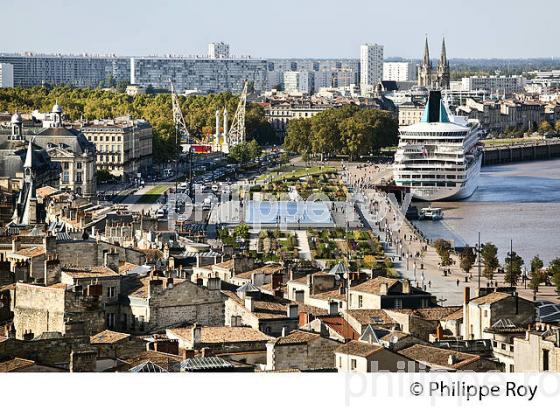 BORDEAUX VU  DEPUIS LA TOUR SAINT-MICHEL . (33F21526.jpg)