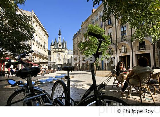 PORTE CAILHAU , PLACE DU PALAIS, QUARTIER  SAINT PIERRE, BORDEAUUX , GIRONDE. (33F21704.jpg)