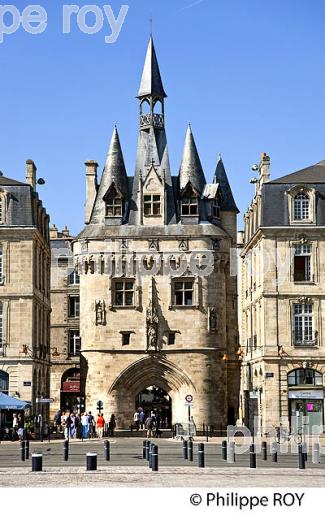 PORTE CAILHAU , PLACE DU PALAIS, QUARTIER  SAINT PIERRE, BORDEAUUX , GIRONDE. (33F21719.jpg)