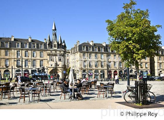 PORTE CAILHAU , PLACE DU PALAIS, QUARTIER  SAINT PIERRE, BORDEAUUX , GIRONDE. (33F21724.jpg)