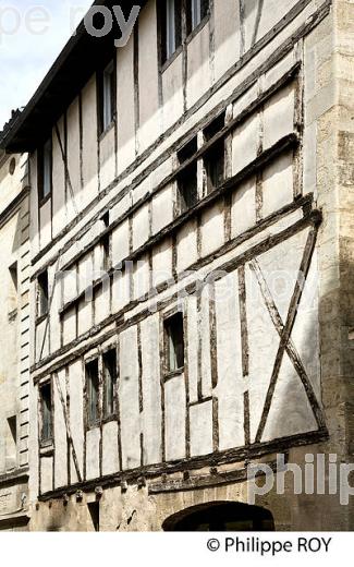 MAISON A PANS DE BOIS,  QUARTIER SAINT PIERRE, BORDEAUX, GIRONDE, AQUITAINE. (33F21735.jpg)