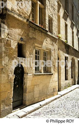 RUE MERIGNAC, QUARTIER SAINT PIERRE,  BORDEAUUX , GIRONDE. (33F21817.jpg)