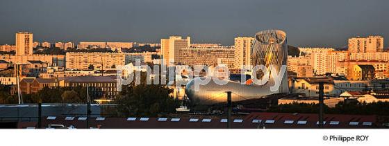 LA CITE DU VIN, UN MONDE DE CULTURES, QUARTIER BACALAN, BORDEAUX, GIRONDE. (33F22322.jpg)