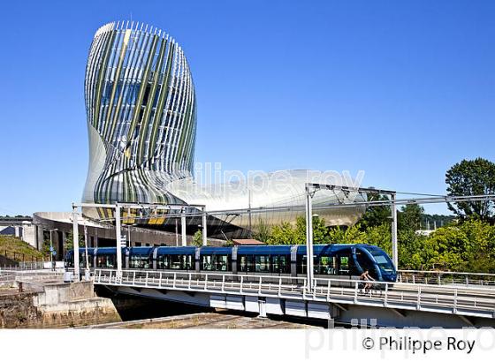 LA CITE DU VIN, UN MONDE DE CULTURES, QUARTIER BACALAN, BORDEAUX, GIRONDE. (33F22338.jpg)