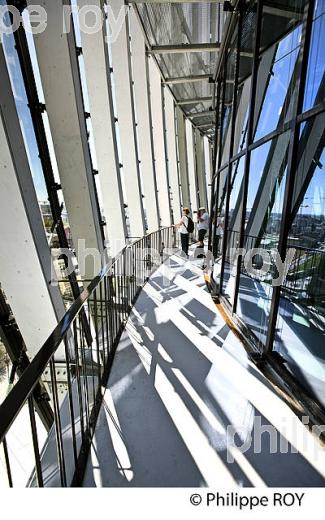 LA CITE DU VIN, UN MONDE DE CULTURES, QUARTIER BACALAN, BORDEAUX, GIRONDE. (33F22435.jpg)