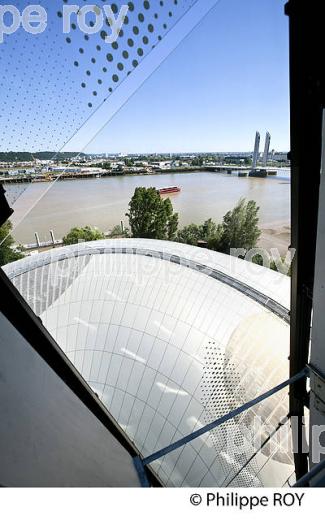 LA CITE DU VIN, UN MONDE DE CULTURES, QUARTIER BACALAN, BORDEAUX, GIRONDE. (33F22501.jpg)