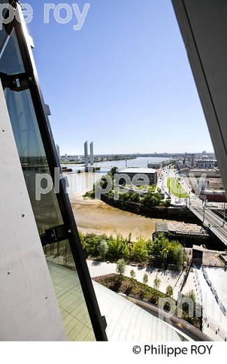 LA CITE DU VIN, UN MONDE DE CULTURES, QUARTIER BACALAN, BORDEAUX, GIRONDE. (33F22502.jpg)