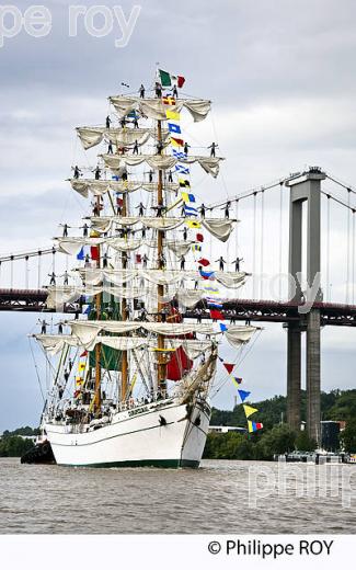 PARADE VOILIER ECOLE, CUAUHTEMOC, FETE DU FLEUVE , BORDEAUX, GIRONDE. (33F22616.jpg)