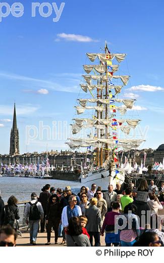 LE VOILIER ECOLE, CUAUHTEMOC,  A QUAI, FETE DU FLEUVE , BORDEAUX, GIRONDE. (33F22625.jpg)