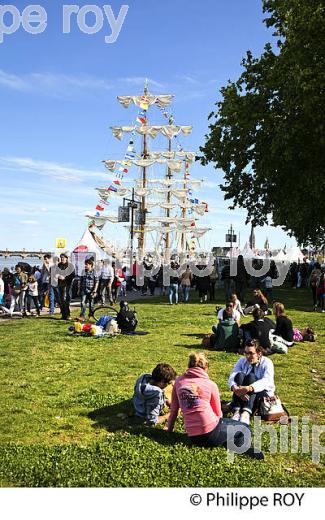 LE VOILIER ECOLE, CUAUHTEMOC,  A QUAI, FETE DU FLEUVE , BORDEAUX, GIRONDE. (33F22626.jpg)