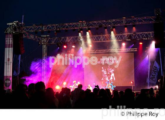 CONCERT  , FETE DU FLEUVE , BORDEAUX, GIRONDE. (33F22636.jpg)