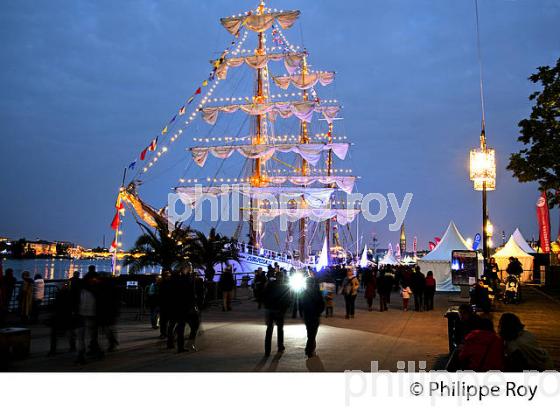 LE VOILIER ECOLE, CUAUHTEMOC,  A QUAI, FETE DU FLEUVE , BORDEAUX, GIRONDE. (33F22638.jpg)