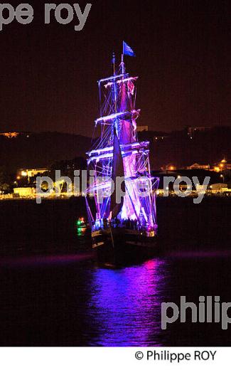 PARADE  DU  BELEM ET SOLITAIRE DU FIGARO,  FETE DU FLEUVE , A BORDEAUX, GIRONDE. (33F22725.jpg)