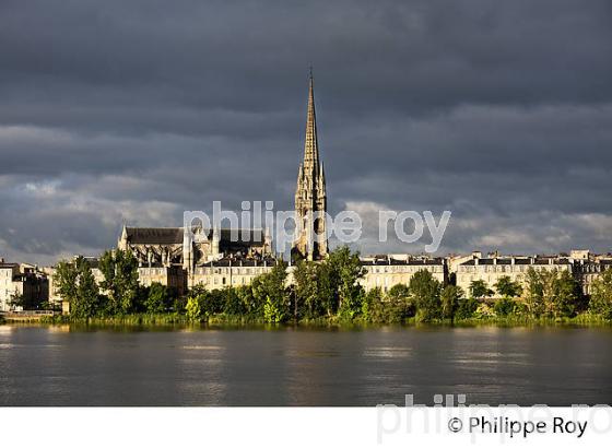 LES QUAIS DE LA GARONNE ET FLECHE , EGLISE SAINT MICHEL, VILLE DE BORDEAUX, GIRONDE. (33F23904.jpg)