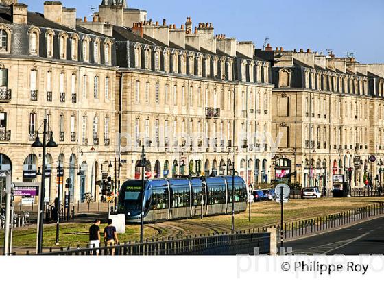 LA FACADE DES QUAIS, BORDEAUX, GIRONDE. (33F24108.jpg)