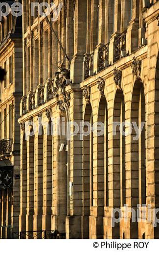 LE PALAIS DE LA BOURSE, FACADE DES QUAIS , VILLE DE BORDEAUX, GIRONDE. (33F24129.jpg)