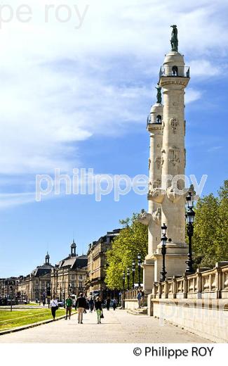 LES COLONNES ROSTRALES,, PLACE DES QUINCONCES, VILE DE BORDEAUX. (33F24139.jpg)