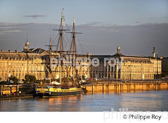 L' HERMIONE , FACADE  DES QUAIS, LA GARONNE, PORT DE LA LUNE, VILLE DE BORDEAUX, GIRONDE. (33F24340.jpg)