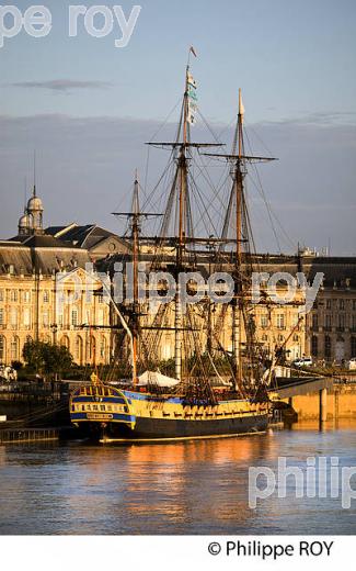 L' HERMIONE , FACADE  DES QUAIS, LA GARONNE, PORT DE LA LUNE, VILLE DE BORDEAUX, GIRONDE. (33F24405.jpg)