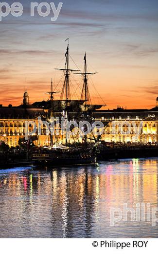 L' HERMIONE , FACADE  DES QUAIS, LA GARONNE, PORT DE LA LUNE, VILLE DE BORDEAUX, GIRONDE. (33F24410.jpg)