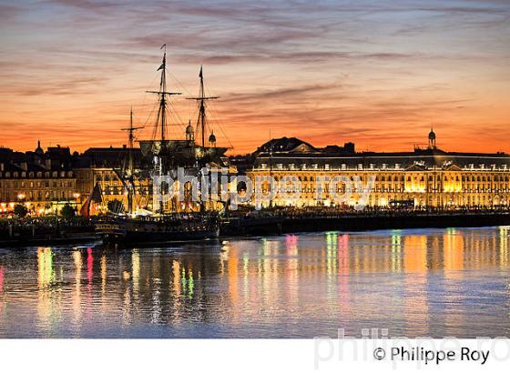 L' HERMIONE , FACADE  DES QUAIS, LA GARONNE, PORT DE LA LUNE, VILLE DE BORDEAUX, GIRONDE. (33F24416.jpg)