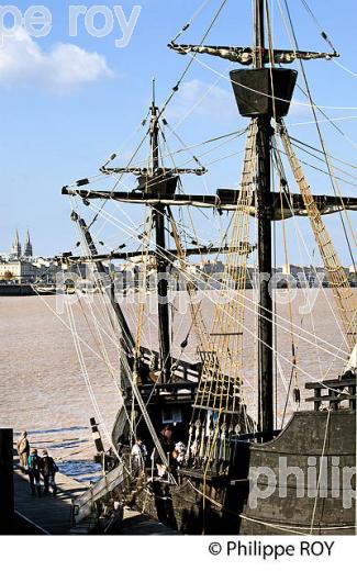 CARAQUE DE MAGELLAN, VIEUX GREEMENT, LA GARONNE, PORT DE LA LUNE, VILLE DE BORDEAUX, GIRONDE. (33F24435.jpg)