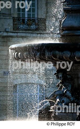 PLACE DE LA BOURSE, ET FONTAINE DES TROIS GRACES,   VILLE DE BORDEAUX. (33F24517.jpg)