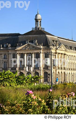 PALAIS  DE LA BOURSE, 18 EME SIECLE, ET PROMENADE DES QUAIS,   PORT DE LA LUNE, VILLE DE BORDEAUX. (33F24629.jpg)