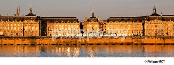 PALAIS  DE LA BOURSE, 18 EME SIECLE, ET LA GARONNE,  PORT DE LA LUNE, VILLE DE BORDEAUX. (33F24702.jpg)