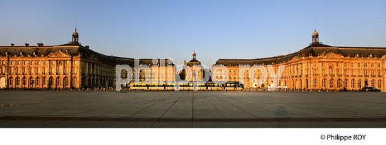 PALAIS  DE LA BOURSE, 18 EME SIECLE, ET LA GARONNE,  PORT DE LA LUNE, VILLE DE BORDEAUX. (33F24703.jpg)