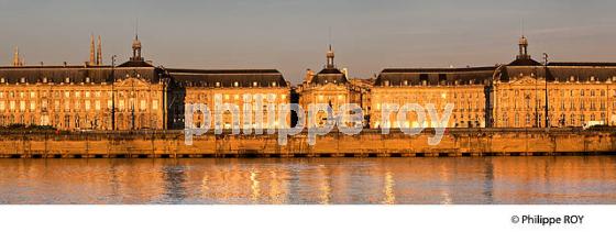 PALAIS  DE LA BOURSE, 18 EME SIECLE, ET LA GARONNE,  PORT DE LA LUNE, VILLE DE BORDEAUX. (33F24704.jpg)