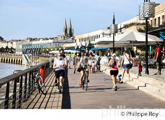 PROMENADE ,  QUAIS DE BACALAN, LA GARONNE,  PORT DE LA LUNE, VILLE DE BORDEAUX, GIRONDE. (33F24810.jpg)