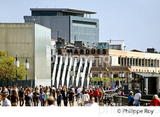 PROMENADE ,  QUAIS DE BACALAN, LA GARONNE,  PORT DE LA LUNE, VILLE DE BORDEAUX, GIRONDE. (33F24834.jpg)