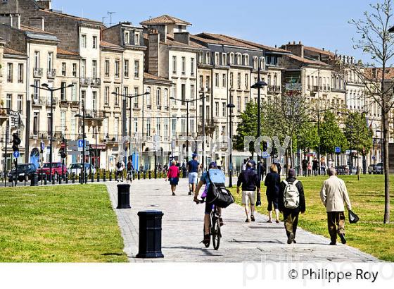 PROMENADE ,  QUAI DES CHARTRONS , LA GARONNE  ,  PORT DE LA LUNE, VILLE DE BORDEAUX, GIRONDE. (33F24840.jpg)