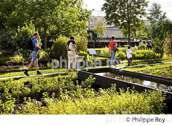 LE JARDIN BOTANIQUE , QUARTIER DE LA BASTIDE, VILLE DE BORDEAUX . (33F25501.jpg)