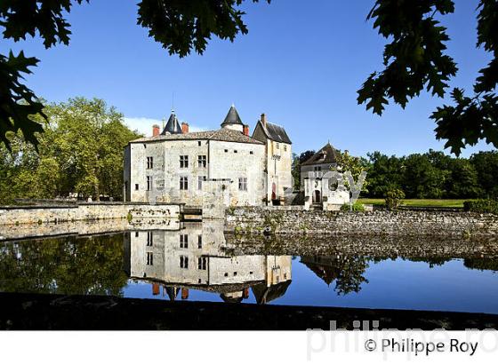 CHATEAU DE LA BREDE, MONTESQUIEU, PAYS DE  GRAVES, GIRONDE. (33F25737.jpg)