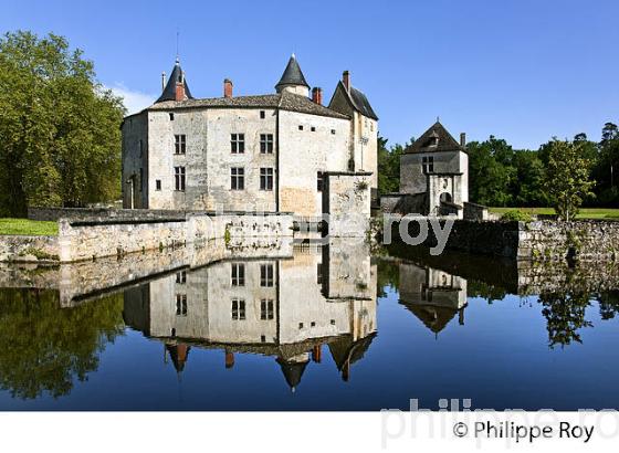 CHATEAU DE LA BREDE, MONTESQUIEU, PAYS DE  GRAVES, GIRONDE. (33F25738.jpg)