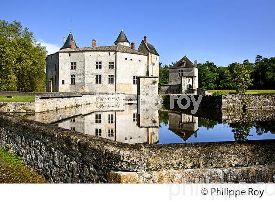 CHATEAU DE LA BREDE, MONTESQUIEU, PAYS DE  GRAVES, GIRONDE. (33F25806.jpg)