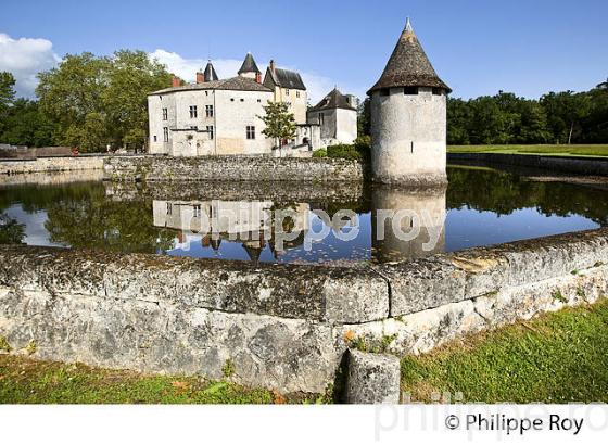 CHATEAU DE LA BREDE, MONTESQUIEU, PAYS DE  GRAVES, GIRONDE. (33F25807.jpg)