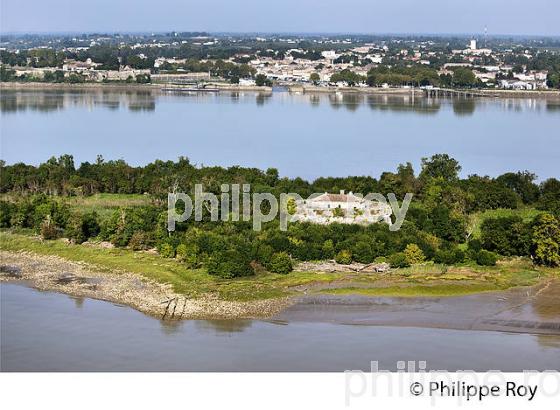 ILE ET FORT PATE, VERROU VAUBAN, ILES DE L' ESTUAIRE DE LA GIRONDE, AQUITAINE. (33F26608.jpg)