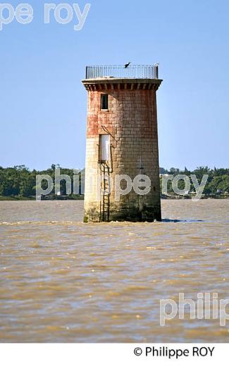 LE PHARE DE TROMPELOUP, ESTUAIRE DE LA GIRONDE, MEDOC,  AQUITAINE. (33F26733.jpg)