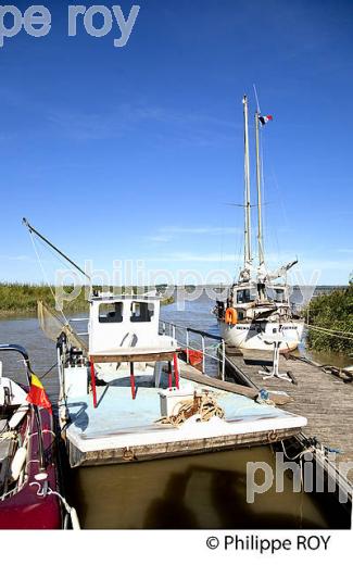 PORT DE  LAMARQUE, ESTUAIRE DE LA GIRONDE, MEDOC,  AQUITAINE. (33F26814.jpg)